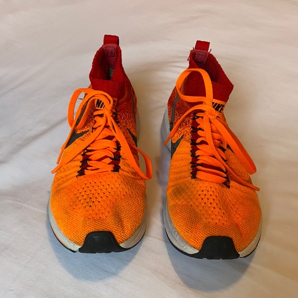 Nike Zoom Sneakers -  Women’s Size 6 - Picture 3 of 4